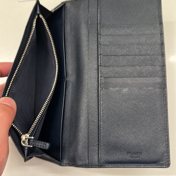 LIKE NEW AUTHENTIC PRADA WALLET UNISEX SAFFIANO LEATHER - Picture 9 of 11